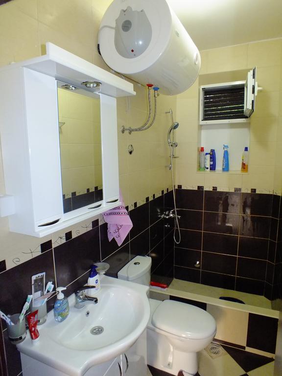 Holiday Home Ivana Virpazar Phòng bức ảnh