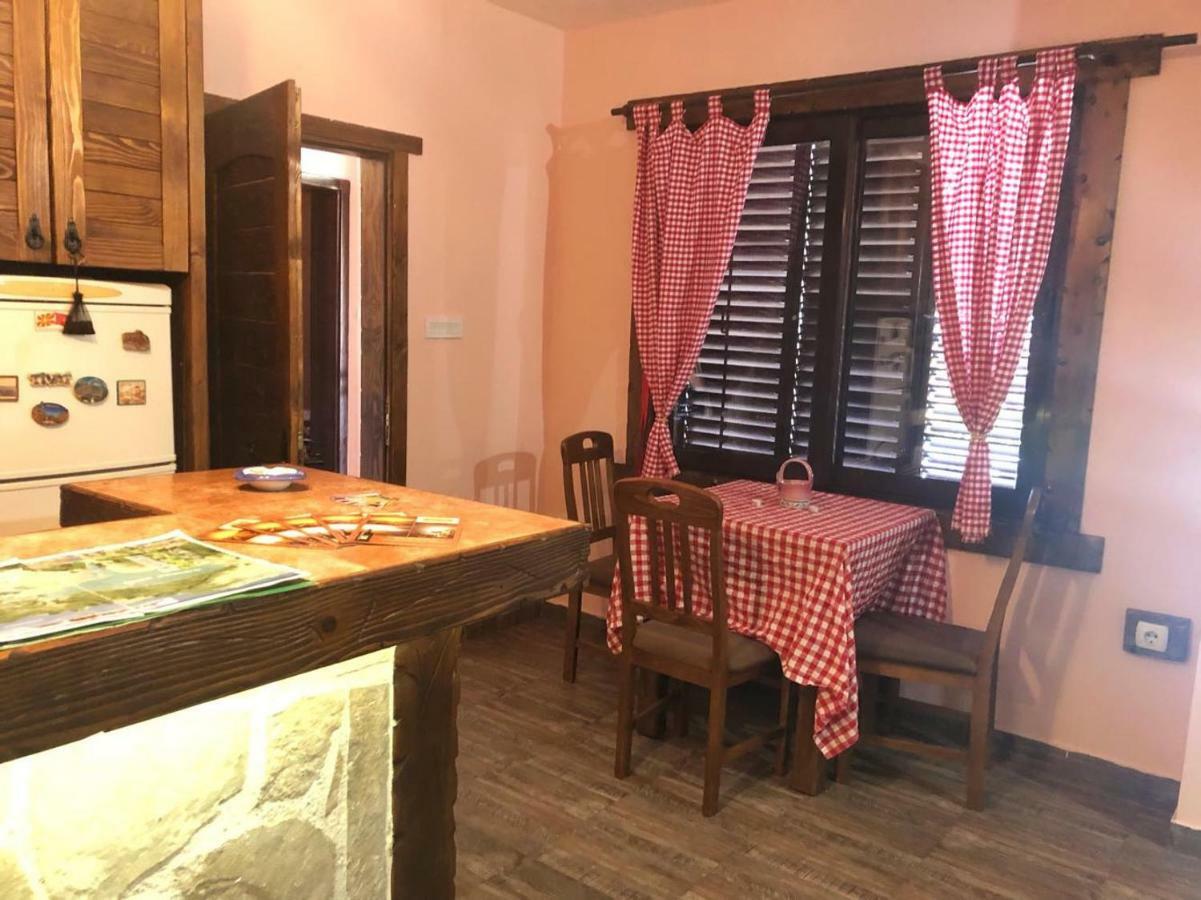 Holiday Home Ivana Virpazar Ngoại thất bức ảnh
